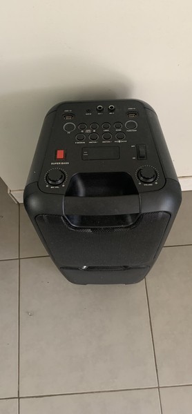jbl boombox darwin